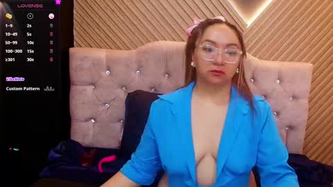 Leyla smithh online show from November 23, 3:14 pm