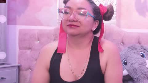 Leyla smithh online show from October 28, 1:06 pm