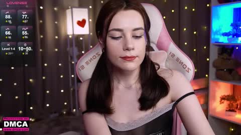 leziiowl online show from November 8, 7:13 am