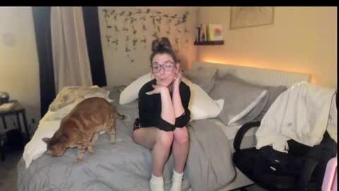 Hornystonerchick online show from February 28, 6:43 am