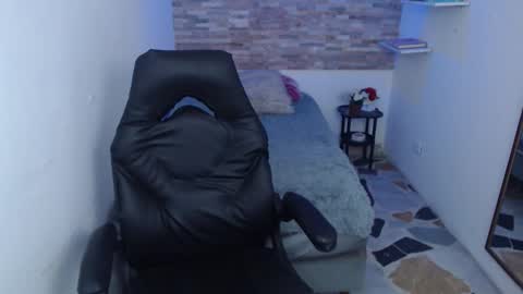 lia_glow online show from September 18, 2:48 pm