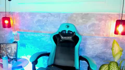 lia_little18 online show from October 21, 3:32 am