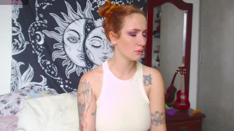 Lia Monroe online show from December 17, 4:11 pm