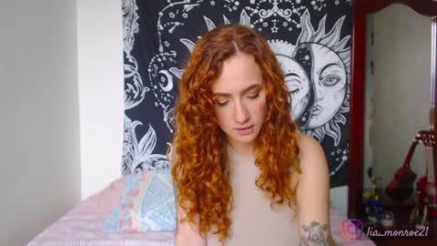 Lia Monroe online show from December 9, 3:11 pm