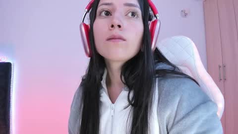 Little Queen Lia  online show from January 18, 12:35 am