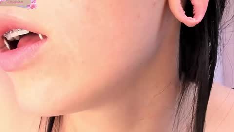 Little Queen Lia  online show from February 12, 9:11 pm