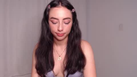   lia  online show from April 21, 9:33 pm