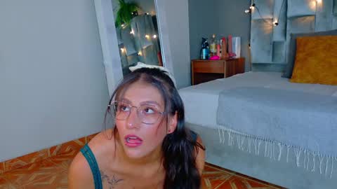 L I A   online show from May 8, 2:59 am
