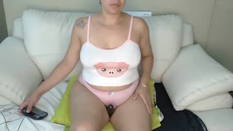 liahill_ online show from February 14, 6:12 am