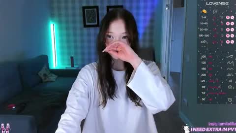 lialilia online show from September 23, 8:23 am