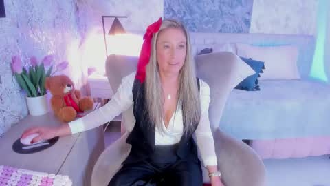 Lian online show from September 16, 7:33 pm