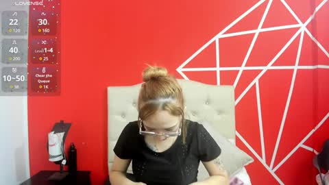 Lia Roberts online show from January 4, 12:05 pm