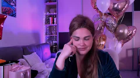 libra_mia online show from October 16, 5:43 am