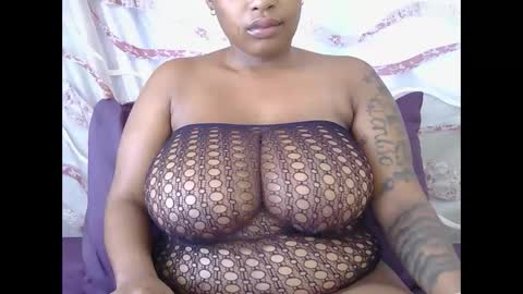 lickabletash98 online show from January 28, 6:27 am