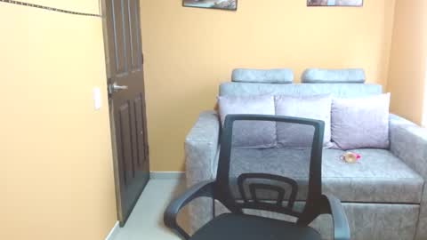 Isa online show from January 31, 8:01 pm