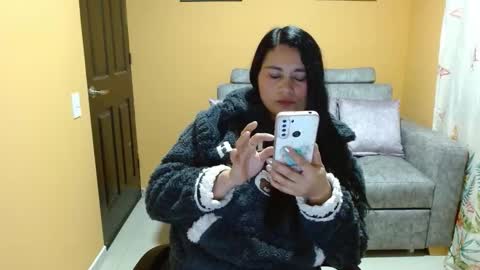 Isa online show from January 3, 11:55 pm