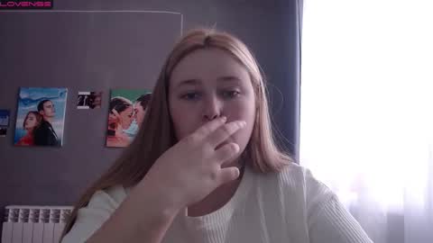 light_lunaa online show from November 5, 7:02 am