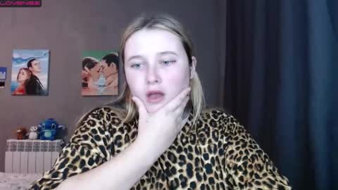 light_lunaa online show from September 12, 2:02 pm