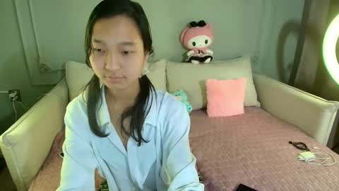 Lihn Pham online show from December 21, 4:17 am