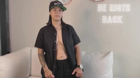 liiam_smith_ online show from December 2, 12:51 pm