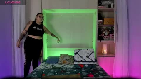         online show from September 29, 11:37 am