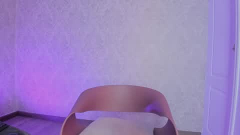 lily  online show from October 29, 9:06 pm