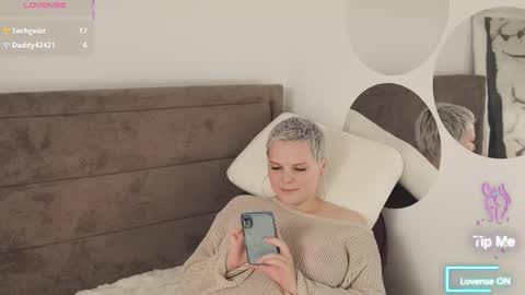 likaaberry online show from October 3, 12:10 pm