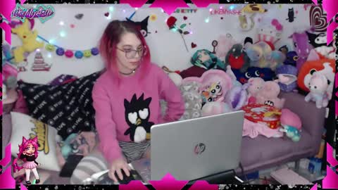 LikeMyAshe online show from January 16, 6:35 am