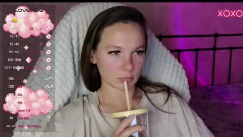 little moon online show from December 3, 6:28 pm