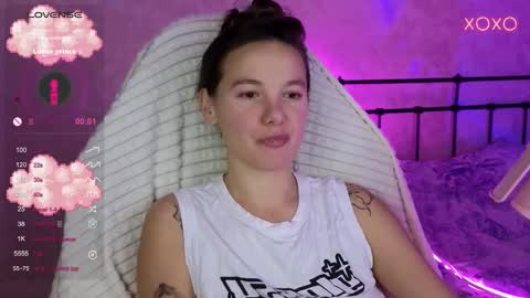 little moon online show from October 12, 8:00 pm