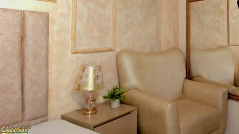 lila bailey  online show from October 16, 7:49 pm