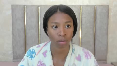 lila bailey  online show from December 14, 8:03 pm