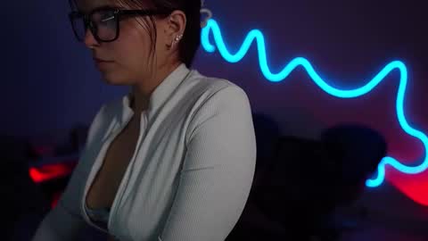 Rebecca online show from February 10, 6:49 am