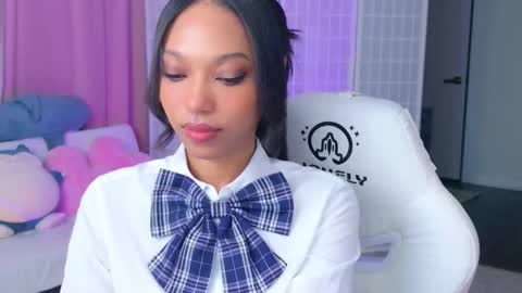 evie online show from February 21, 2:45 am