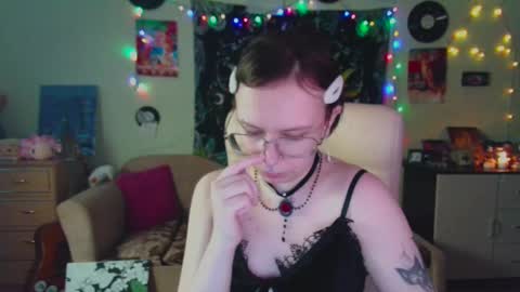 Lil online show from December 23, 9:59 am