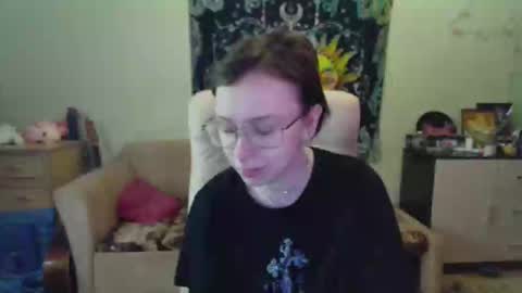 Lil online show from December 19, 10:02 am