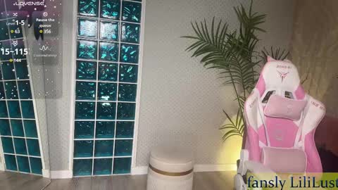 Lili online show from February 12, 7:24 pm