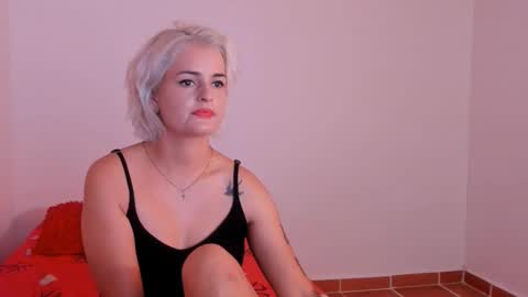 Lili online show from October 5, 6:35 pm