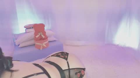 Lili online show from September 25, 11:20 am