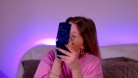 Mia online show from February 24, 6:25 am