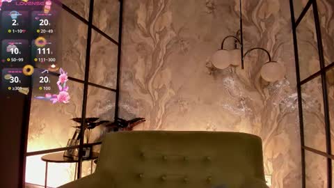 Lily online show from October 24, 8:05 pm