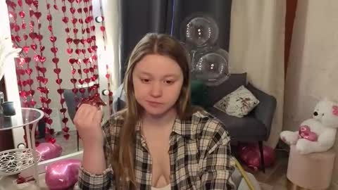 Lilian online show from February 10, 1:14 pm