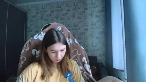 liliawoolf online show from April 8, 9:00 am