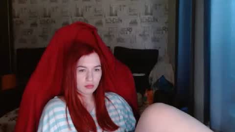 liliawoolf online show from February 25, 5:30 am