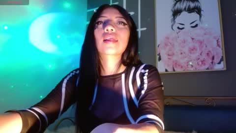 Simone 3 online show from October 6, 6:45 pm