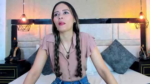 LilyJensen online show from November 17, 8:20 pm