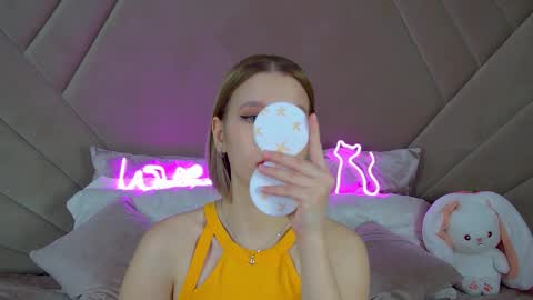 LiliLinn online show from March 11, 5:02 am