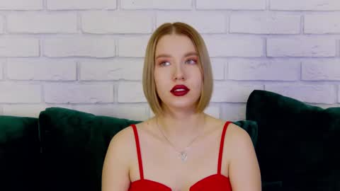 LiliLinn online show from February 10, 6:20 am