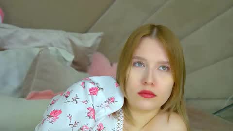 LiliLinn online show from September 17, 5:05 am