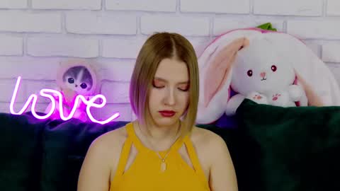 LiliLinn online show from March 5, 5:18 am